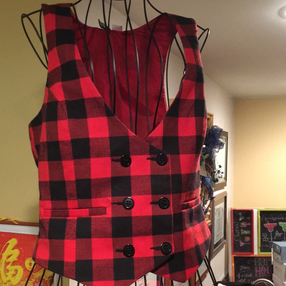 TARTAN TIME! - Red Plaid Vest Sz 38 from Divided by H & M  (IC2)